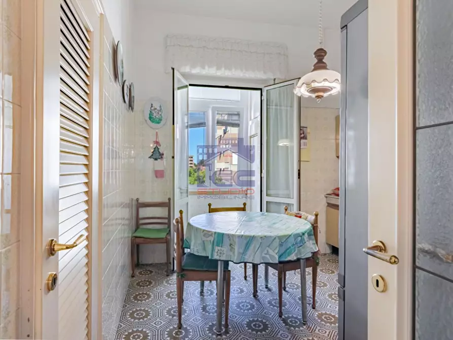 Immagine 9 di Appartamento in vendita  a Livorno