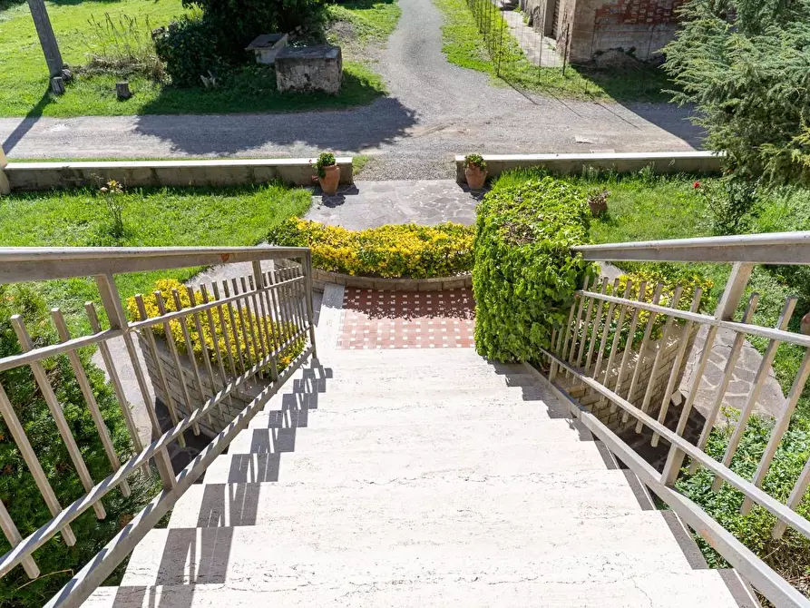 Immagine 6 di Villa in vendita  a Empoli