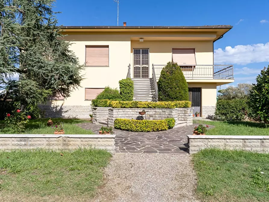 Immagine 2 di Villa in vendita  a Empoli
