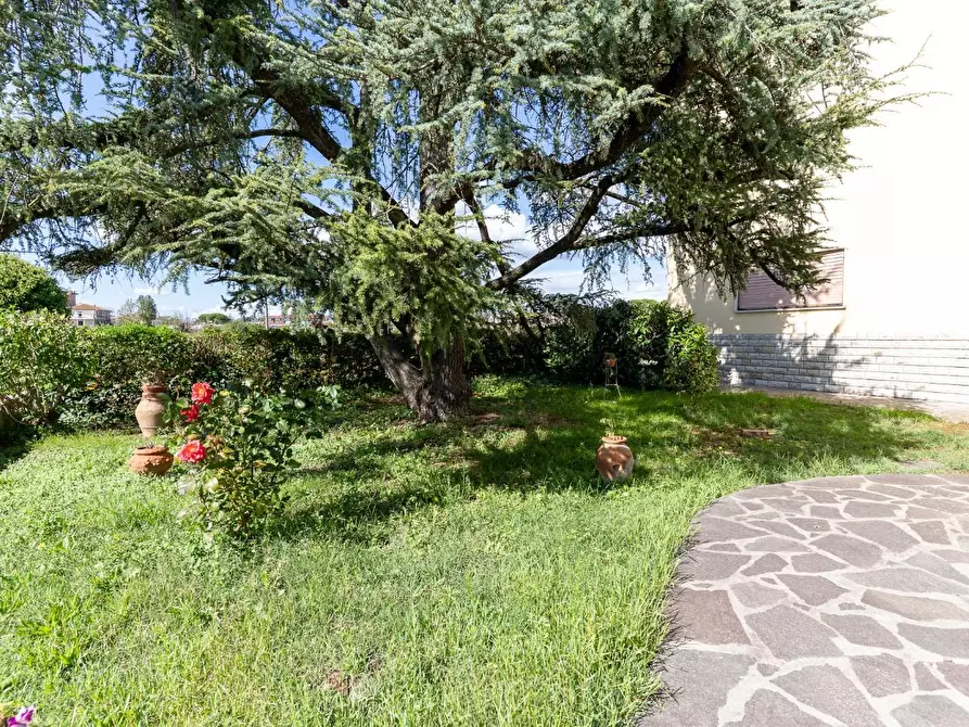 Immagine 12 di Villa in vendita  a Empoli