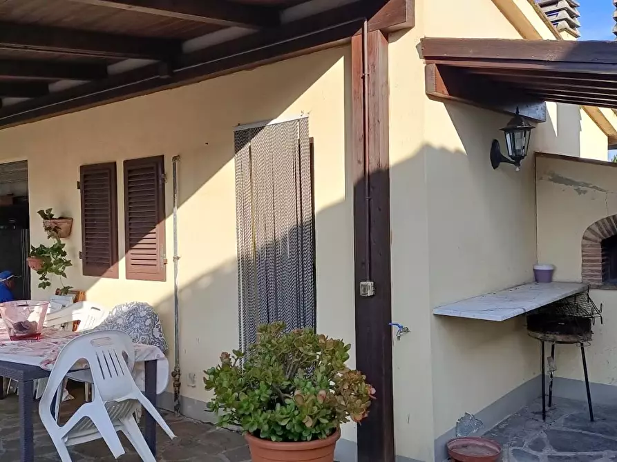 Immagine 2 di Casa indipendente in vendita  a San Giuliano Terme