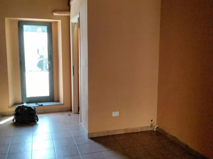 Immagine 1 di Locale commerciale in affitto  a Livorno