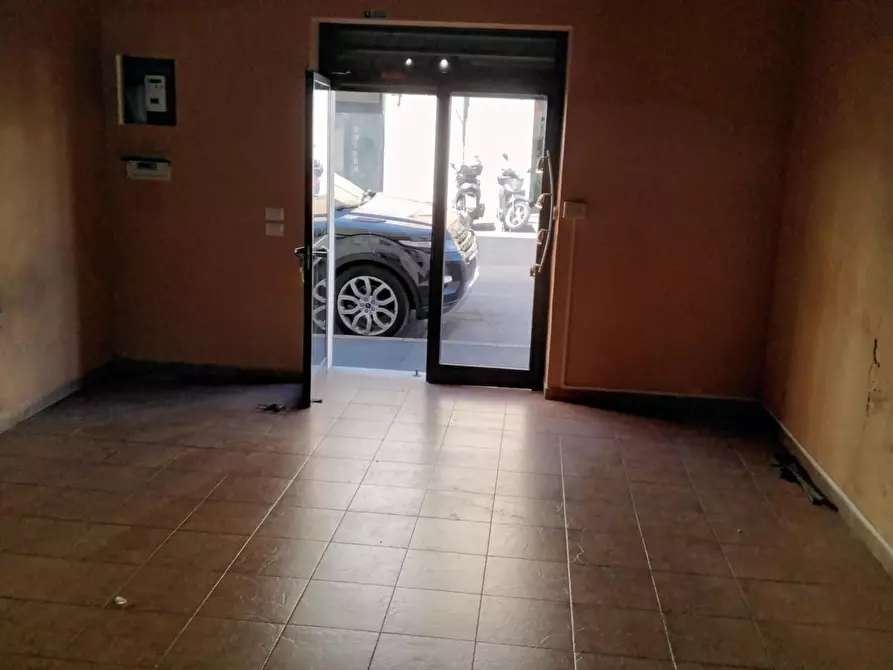 Immagine 2 di Locale commerciale in affitto  a Livorno