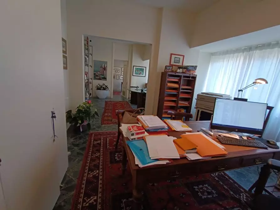 Immagine 4 di Ufficio in affitto  a Massa