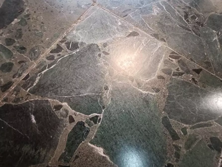 Immagine 5 di Ufficio in affitto  a Massa