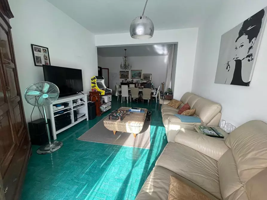 Immagine 2 di Appartamento in vendita  a Carrara