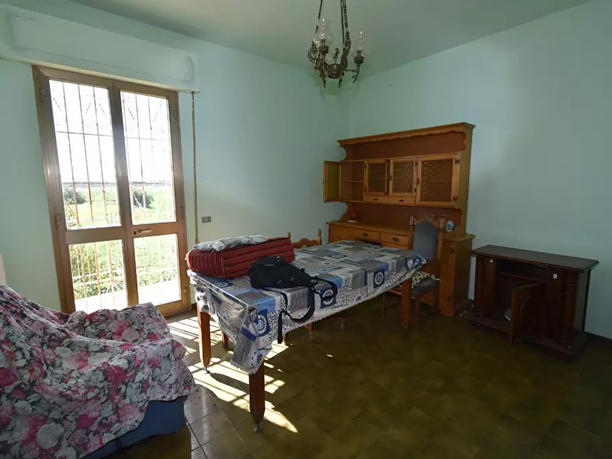 Immagine 11 di Villa in vendita  a Pisa