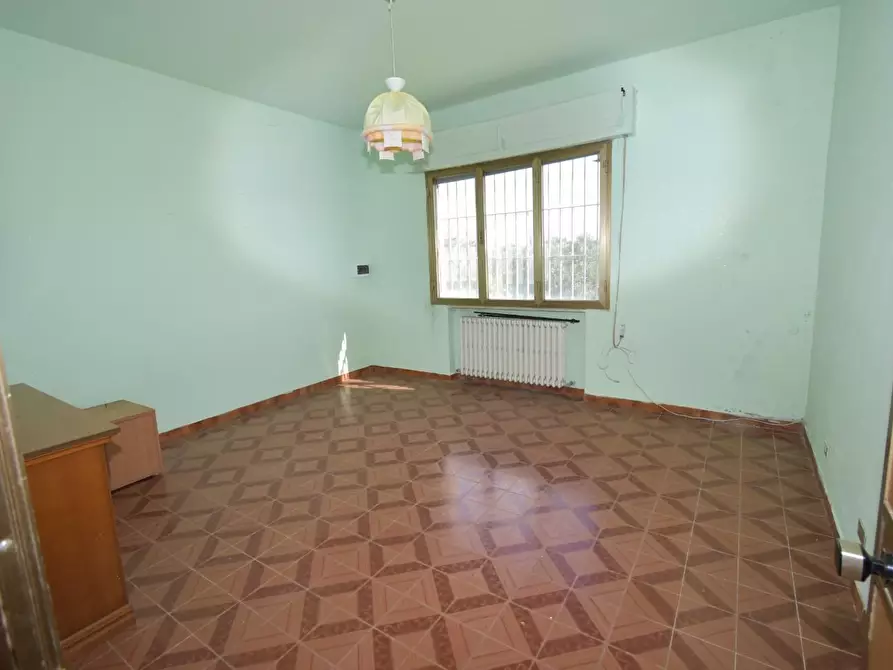 Immagine 5 di Villa in vendita  a Pisa