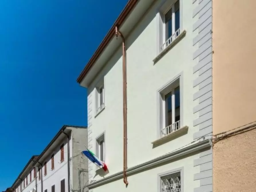 Immagine 2 di Ufficio in affitto  a Massa