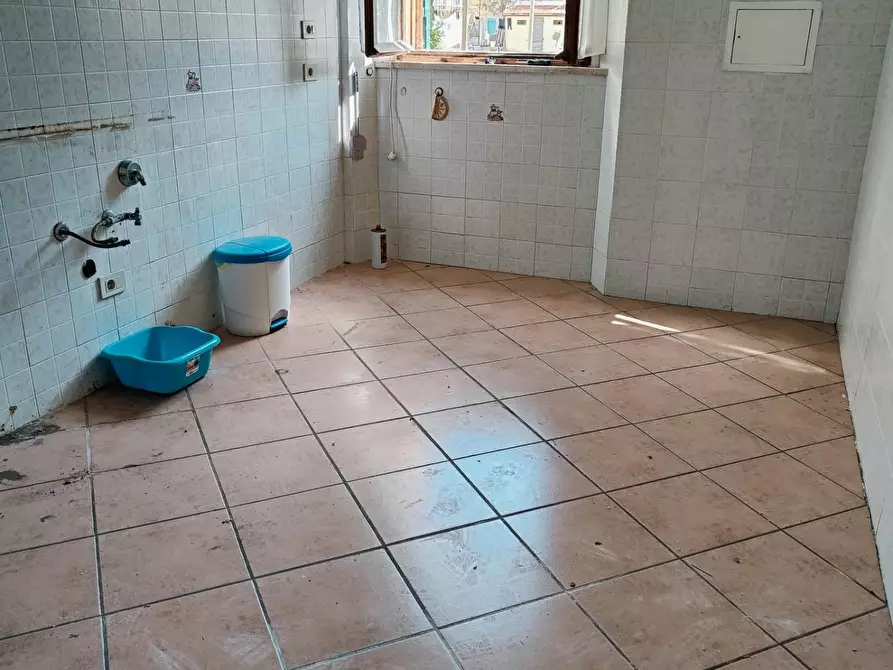 Immagine 5 di Appartamento in vendita  a Livorno