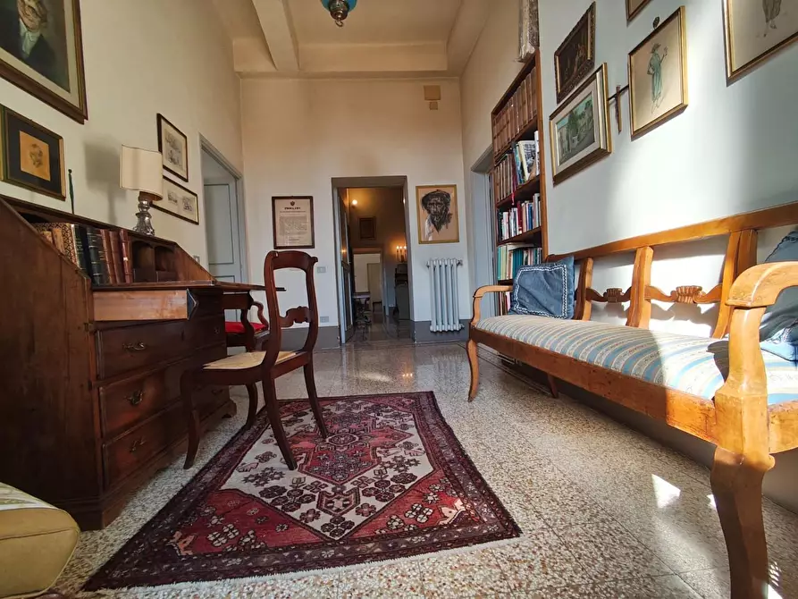 Immagine 38 di Appartamento in vendita  a Lucca