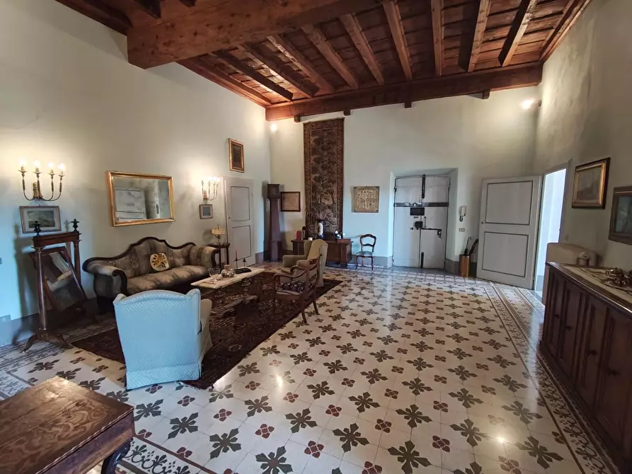 Immagine 58 di Appartamento in vendita  a Lucca