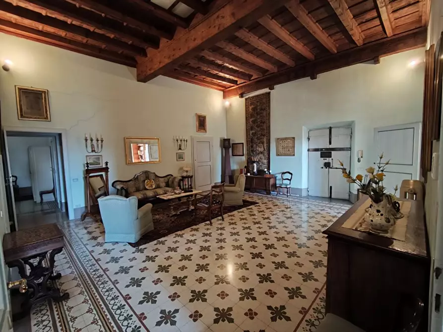 Immagine 1 di Appartamento in vendita  a Lucca