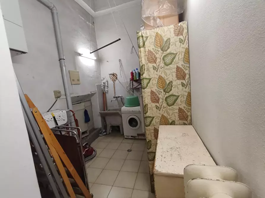 Immagine 22 di Appartamento in vendita  a Lucca