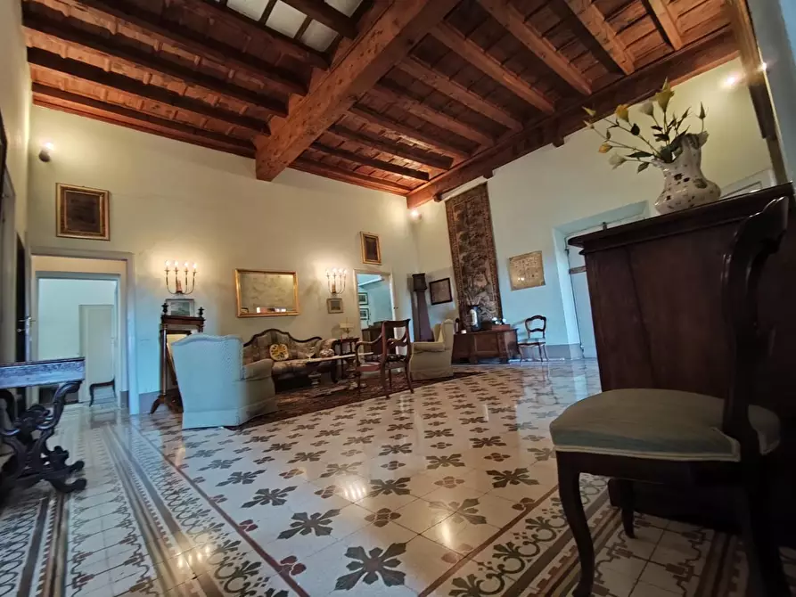 Immagine 28 di Appartamento in vendita  a Lucca