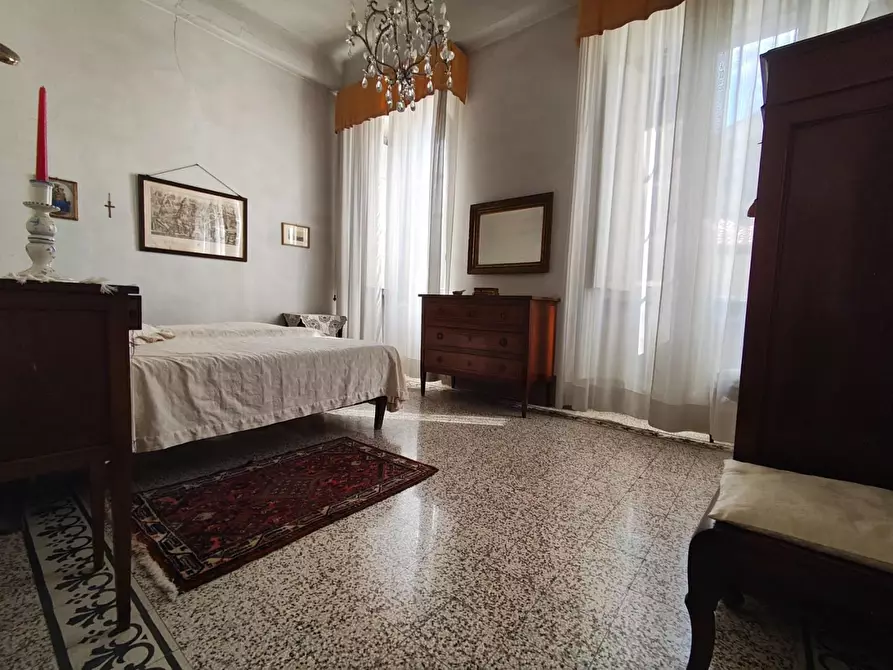 Immagine 41 di Appartamento in vendita  a Lucca
