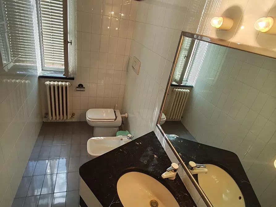 Immagine 14 di Appartamento in vendita  a Lucca