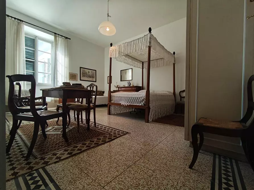 Immagine 52 di Appartamento in vendita  a Lucca