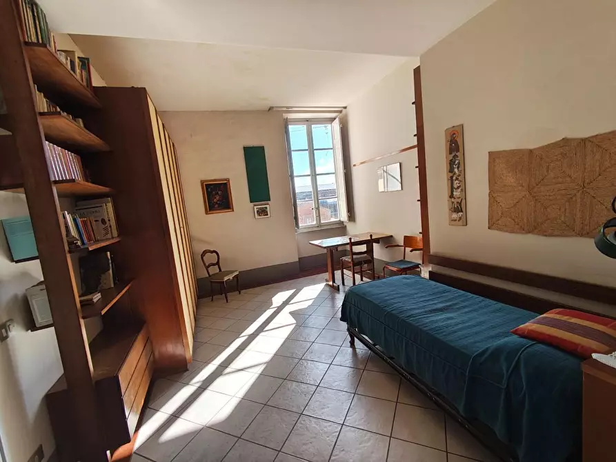 Immagine 24 di Appartamento in vendita  a Lucca