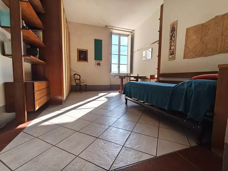 Immagine 4 di Appartamento in vendita  a Lucca
