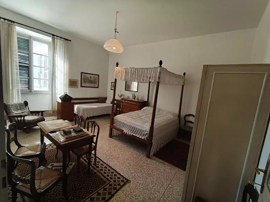 Immagine 51 di Appartamento in vendita  a Lucca