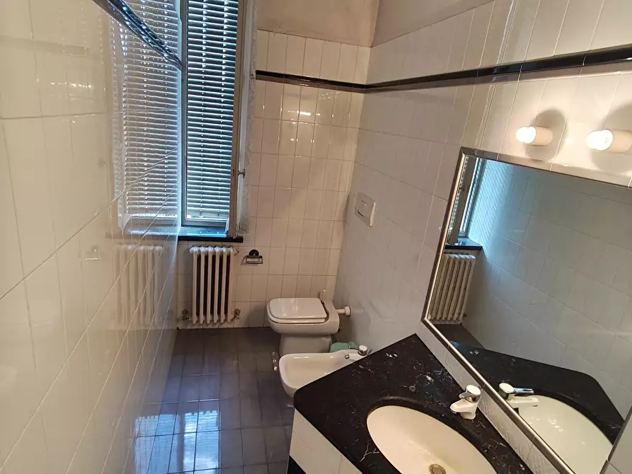 Immagine 30 di Appartamento in vendita  a Lucca