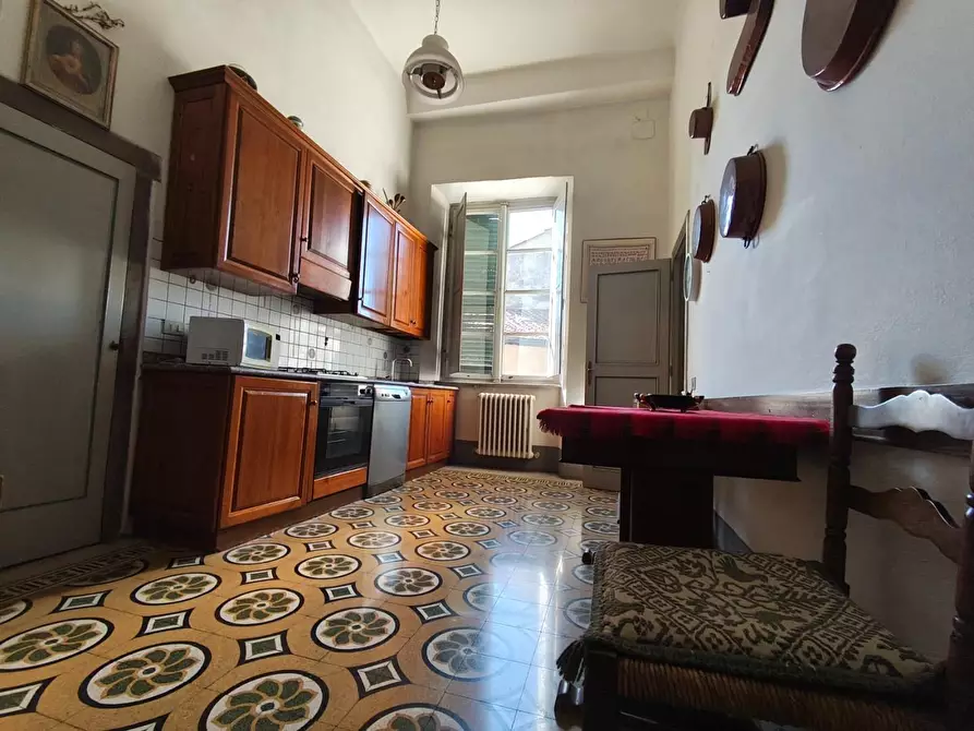 Immagine 9 di Appartamento in vendita  a Lucca