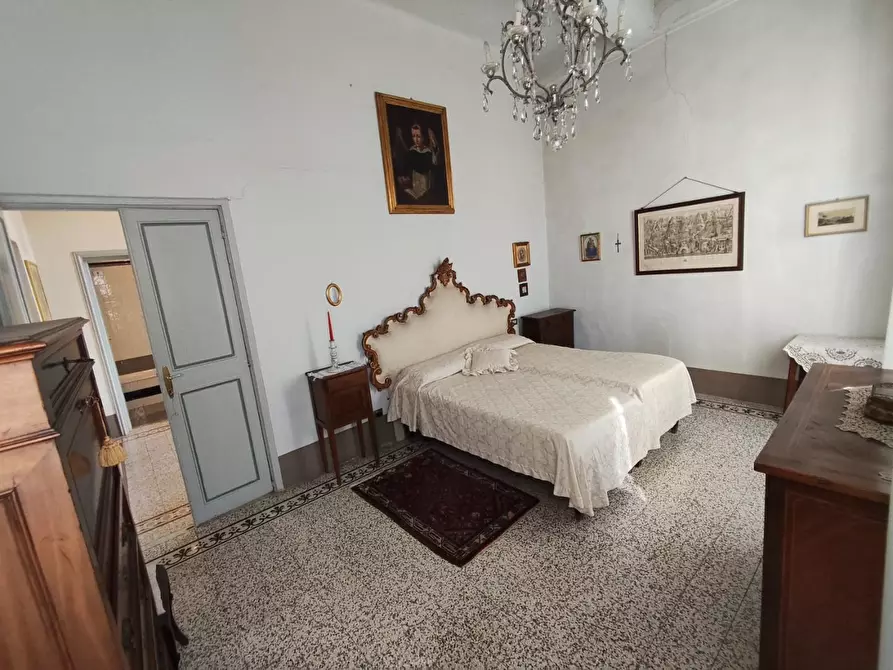 Immagine 40 di Appartamento in vendita  a Lucca