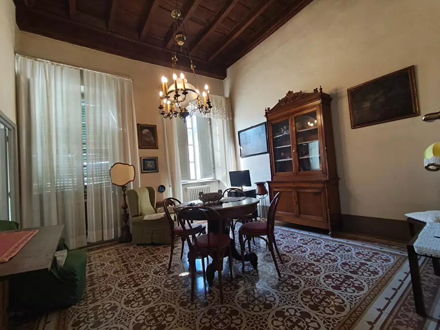 Immagine 53 di Appartamento in vendita  a Lucca