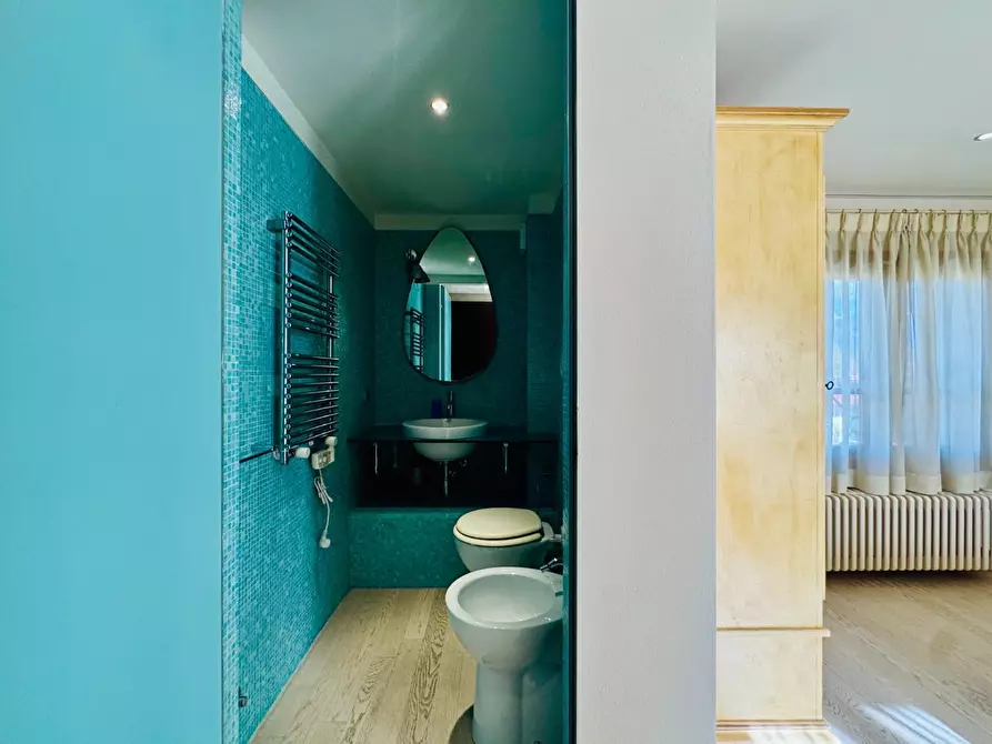 Immagine 39 di Villa in vendita  a Pietrasanta