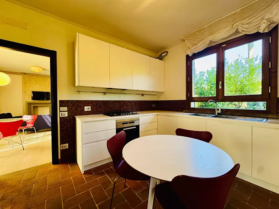 Immagine 10 di Villa in vendita  a Pietrasanta