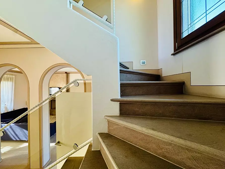 Immagine 17 di Villa in vendita  a Pietrasanta