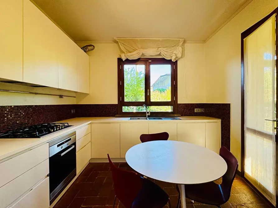 Immagine 9 di Villa in vendita  a Pietrasanta