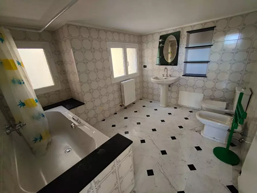 Immagine 45 di Appartamento in vendita  a Chiavari