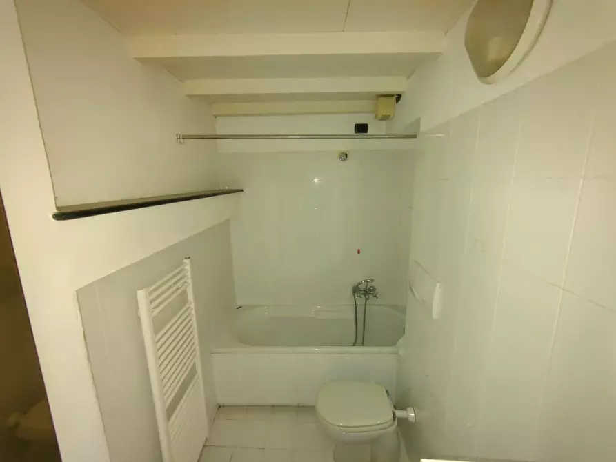 Immagine 30 di Appartamento in vendita  a Chiavari