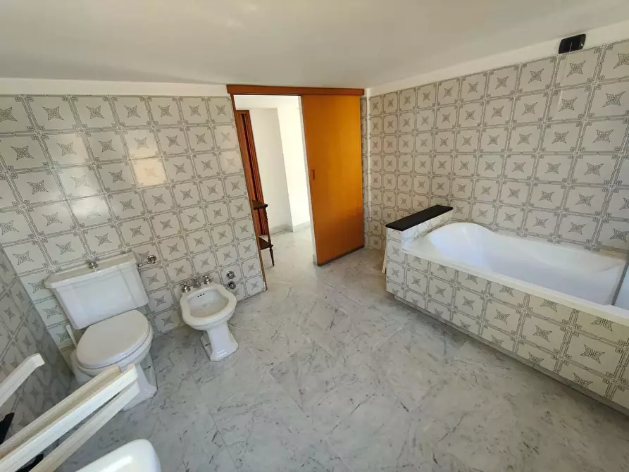 Immagine 41 di Mansarda in vendita  a Chiavari