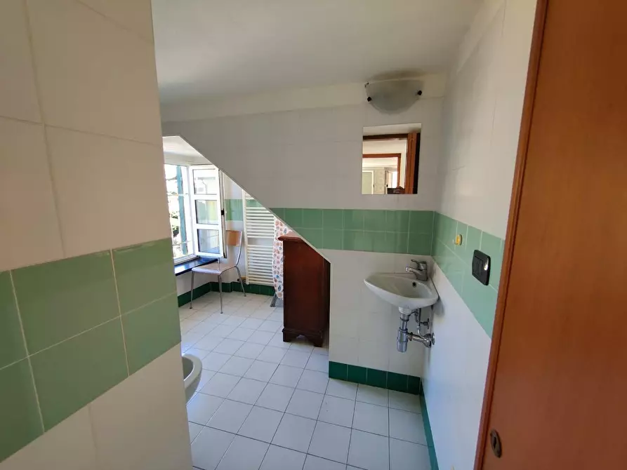 Immagine 34 di Mansarda in vendita  a Chiavari