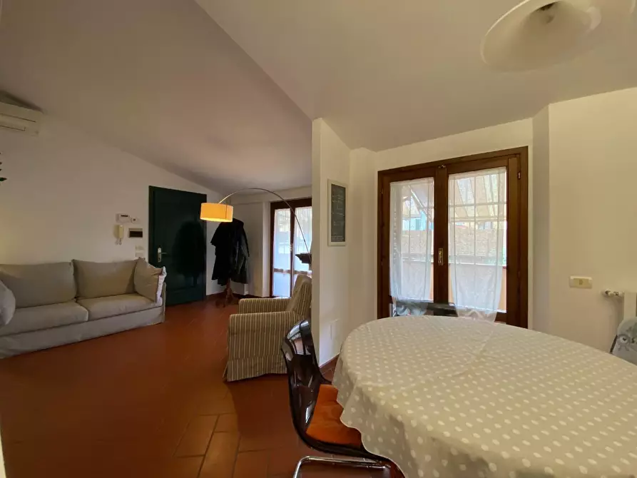 Immagine 5 di Appartamento in affitto  a Carmignano