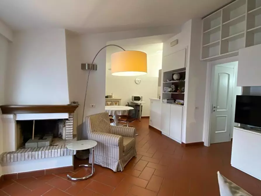 Immagine 1 di Appartamento in affitto  a Carmignano
