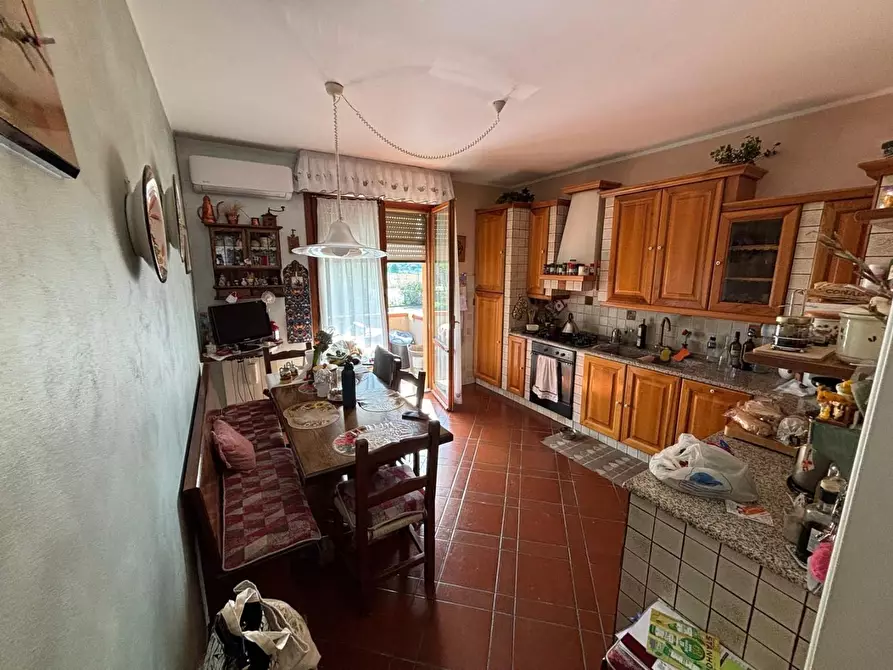 Immagine 5 di Appartamento in vendita  a Capraia E Limite