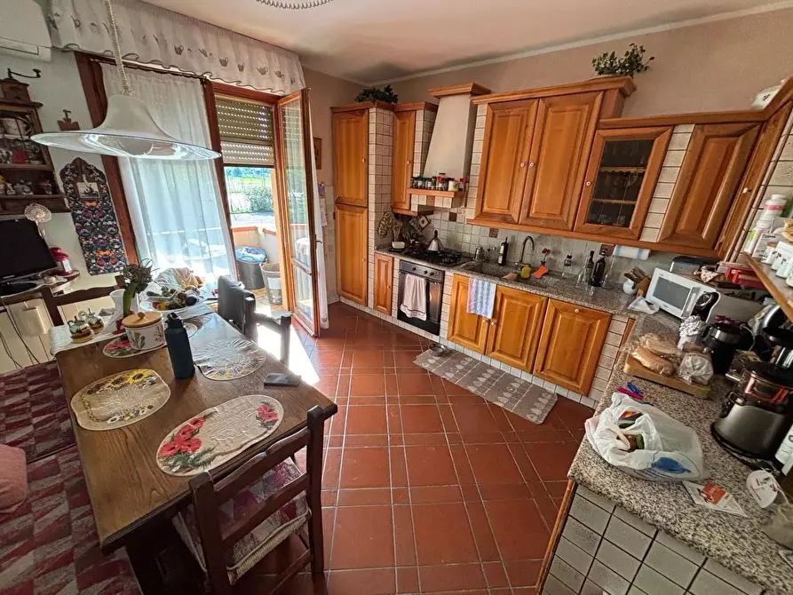 Immagine 7 di Appartamento in vendita  a Capraia E Limite