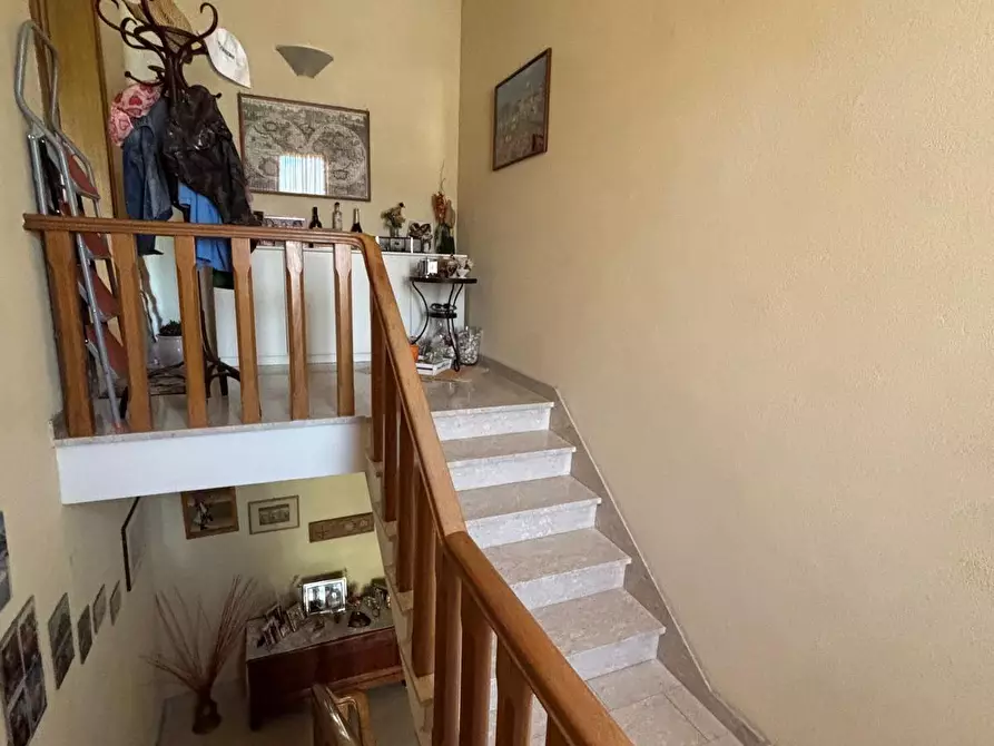 Immagine 17 di Appartamento in vendita  a Capraia E Limite