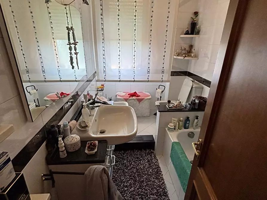 Immagine 9 di Appartamento in vendita  a Capraia E Limite