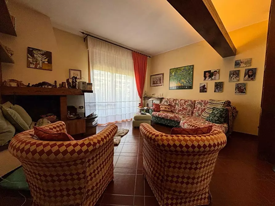 Immagine 2 di Appartamento in vendita  a Capraia E Limite