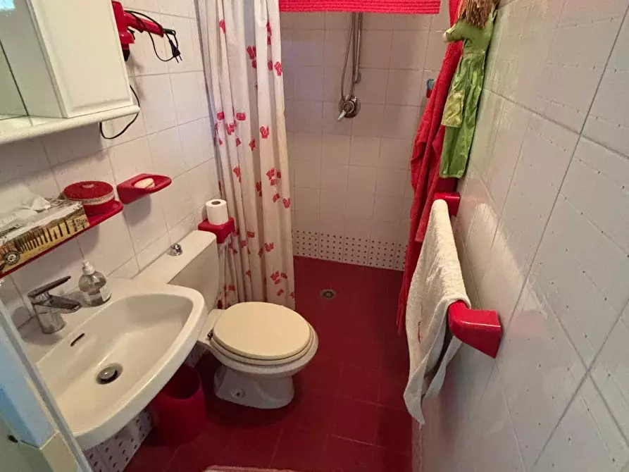 Immagine 20 di Appartamento in vendita  a Capraia E Limite