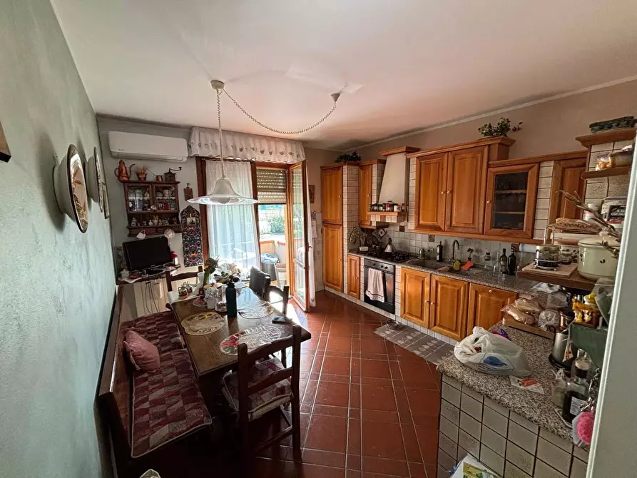 Immagine 6 di Appartamento in vendita  a Capraia E Limite