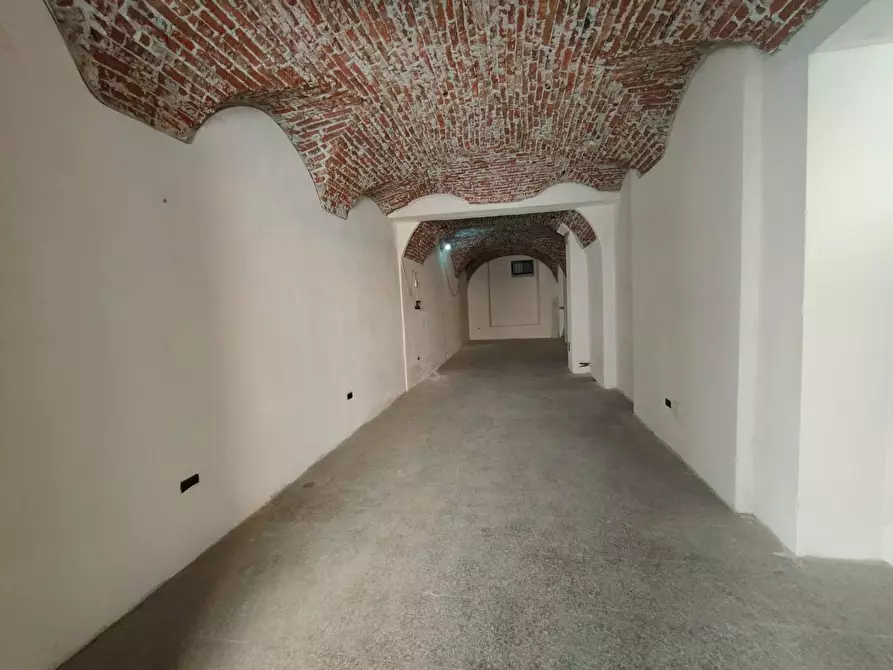 Immagine 10 di Negozio in vendita  a Chiavari