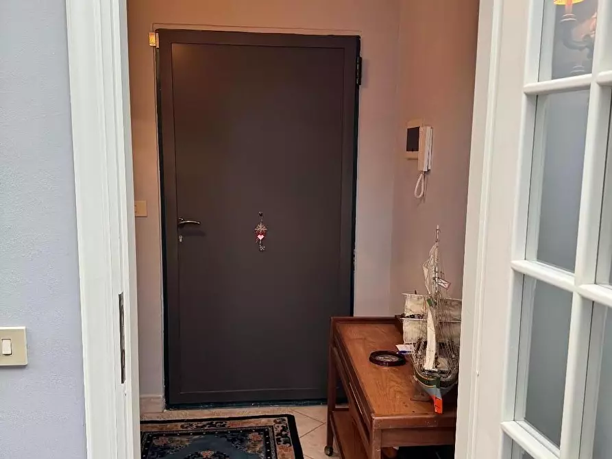 Immagine 2 di Mansarda in vendita  a Viareggio