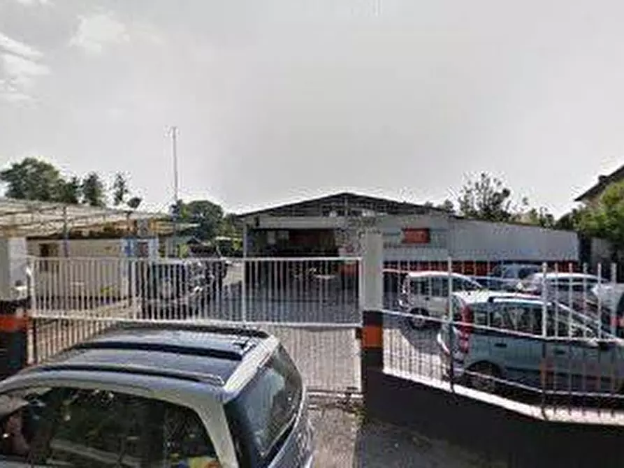 Immagine 1 di Attività artigianale in vendita  a Massa