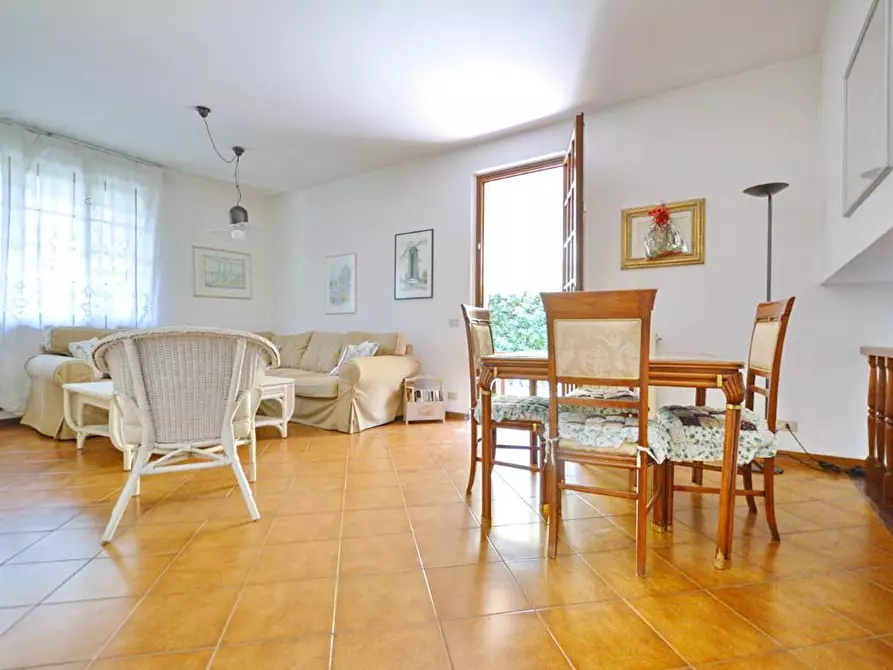 Immagine 11 di Casa bifamiliare in vendita  a Forte Dei Marmi